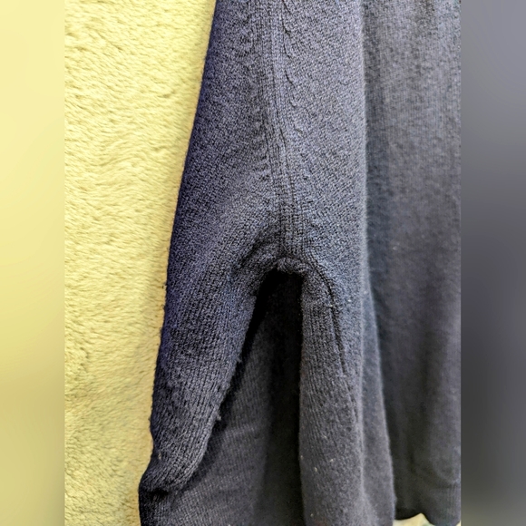 L.L. BEAN Vintage Lambswool V Neck Pullover Navy Made in Scotland Sweater Size L - Picture 4 of 11